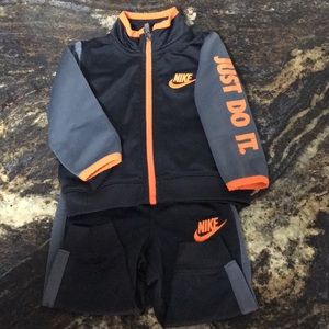Nike jogging suit